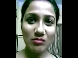 प्यारा बालदार किशोर  ...