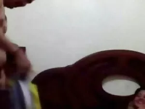 टाइट जींस और बिकनी स ...