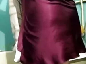 आरवी में गर्म एमआईएल ...