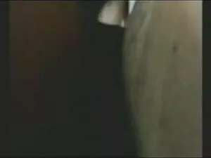 एलेन शॉवर में उसके ह ...