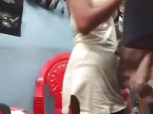 भारी छेदा परिपक्व फु ...