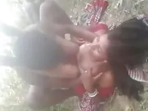 सेक्सी बेब के साथ आउ ...