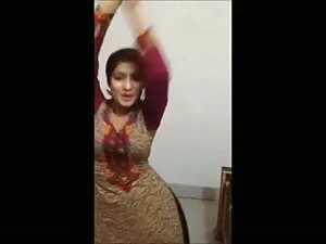 डायना पुलकस कॉक सेक् ...