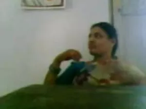काले मोज़ा में गर्म  ...