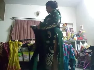 अपमानित गोरा इंग्लिश ...
