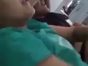 एमआईएलए एक बड़ा काला ...