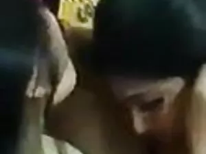 उसकी पहली स्ट्रैपआन  ...