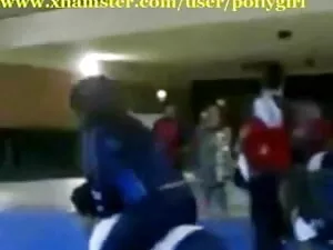 गोरा उसके स्तन सेक्स ...